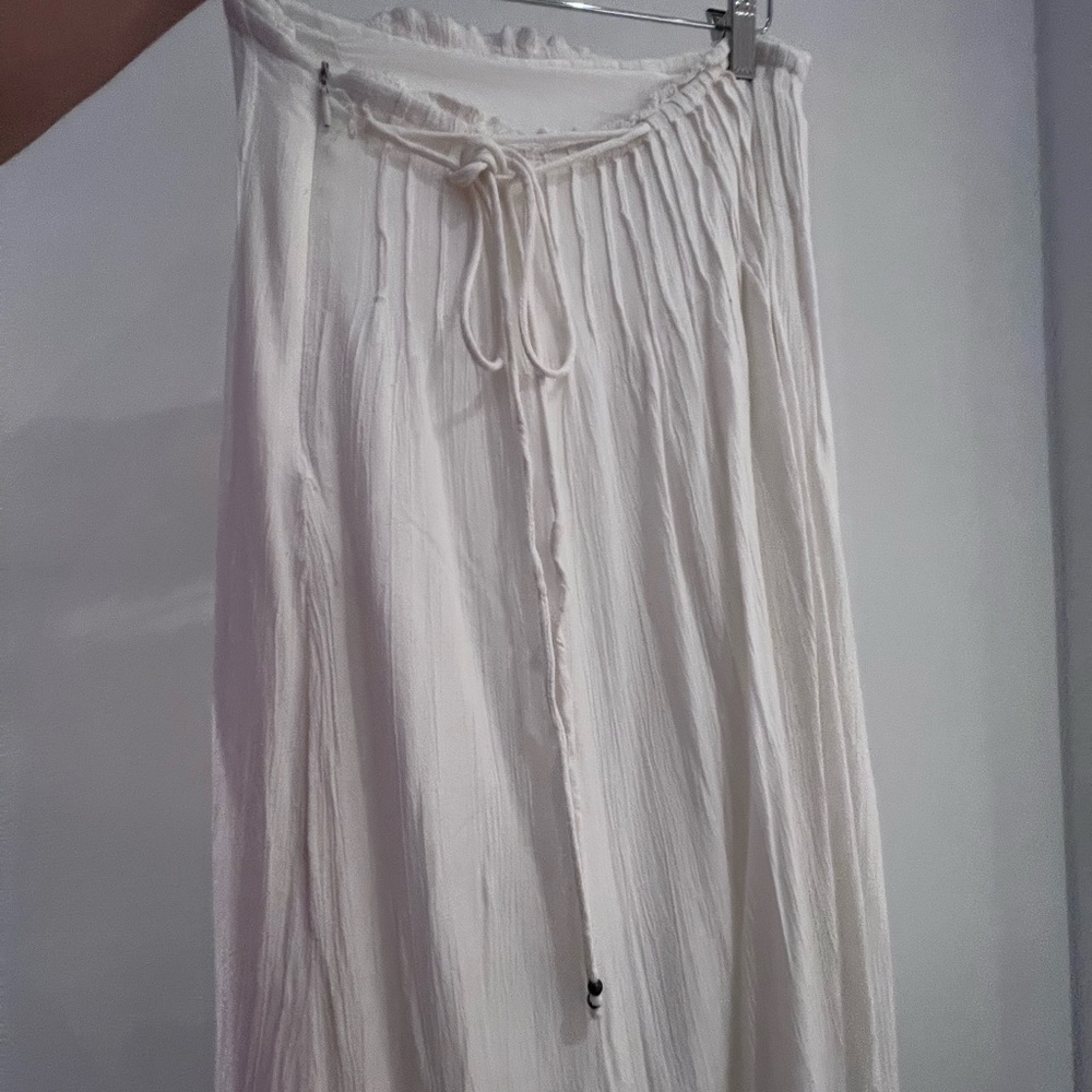 Zara White Maxi Skirt 🐩